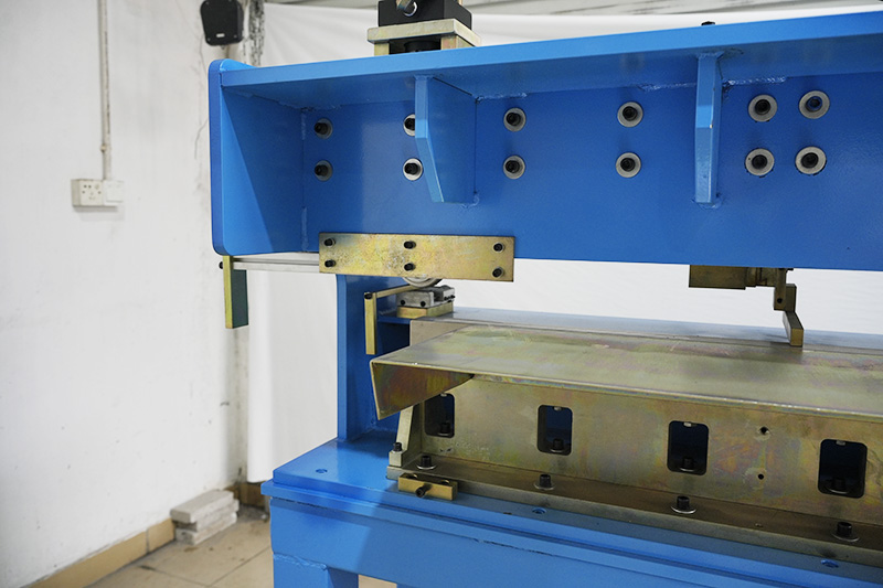 Material Splicing and Sewing Machine