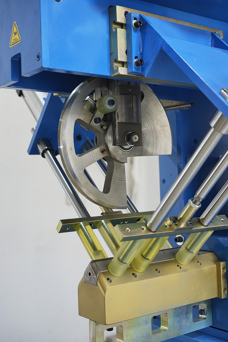 Large Wheel Sewing Machine