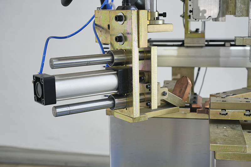 Corner Filling Machine