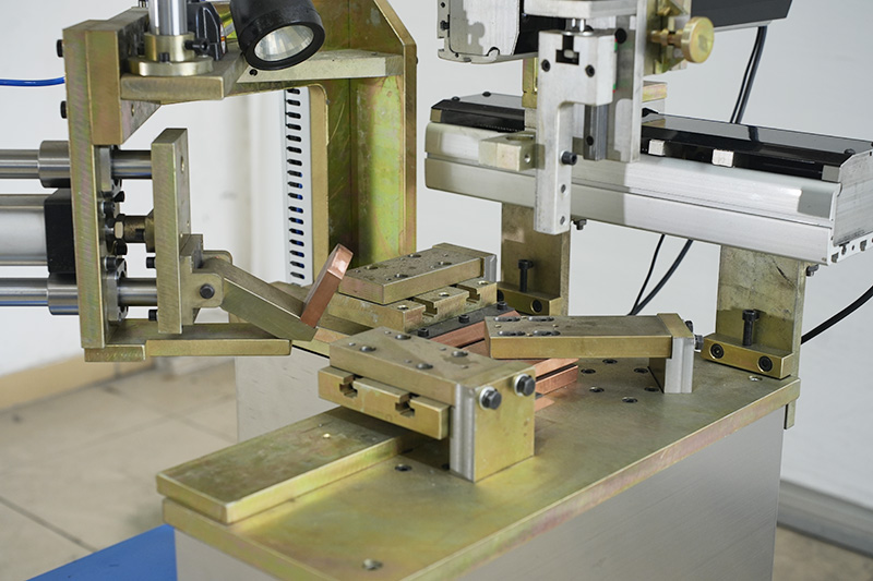 Corner Filling Machine